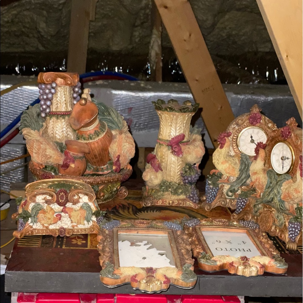 Vintage rooster decor